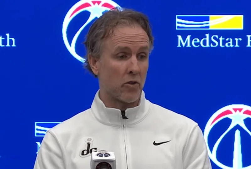 在线娱乐平台-基夫采访全文：特雷-杨只是在维护他的队友，我觉得这很棒